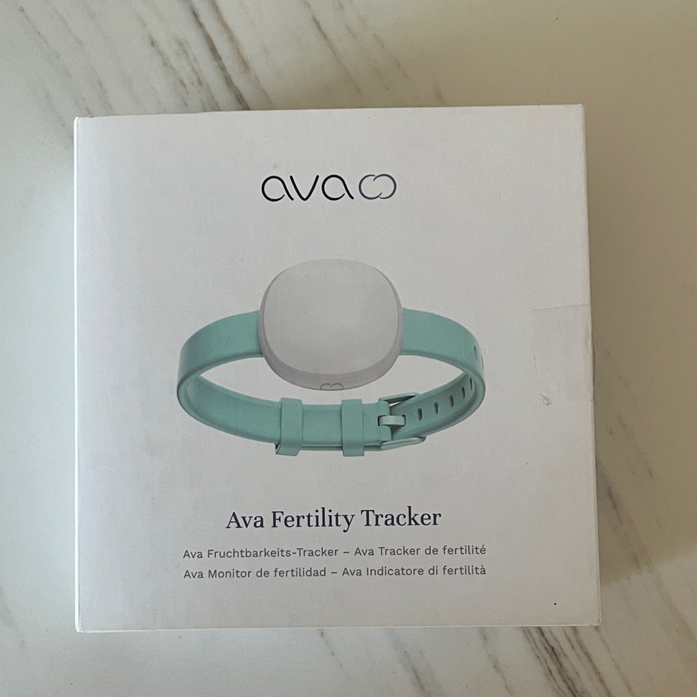 Fertility Tracker with WHITE Band